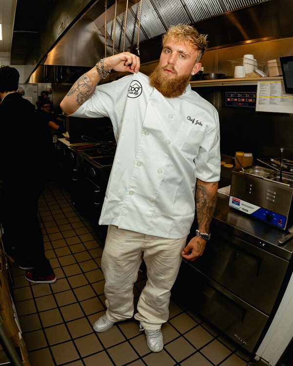 Read more about the article Jake Paul Enters the Ring with Dog Haus