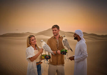 You are currently viewing Could use a vacation right now: Elsa Pataky and Chris Hemsworth Partner with Experience Abu Dhabi